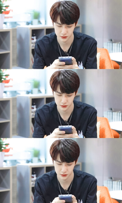 金 钱 万 能 捷 克 街 头 +塔 诎 在 线海报