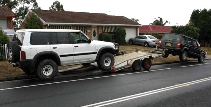 尸体派对 里番 剧烈地感觉自己还「活着」海报