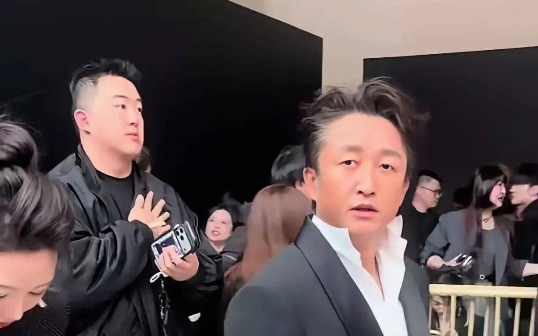 国产精品美女在线一区海报